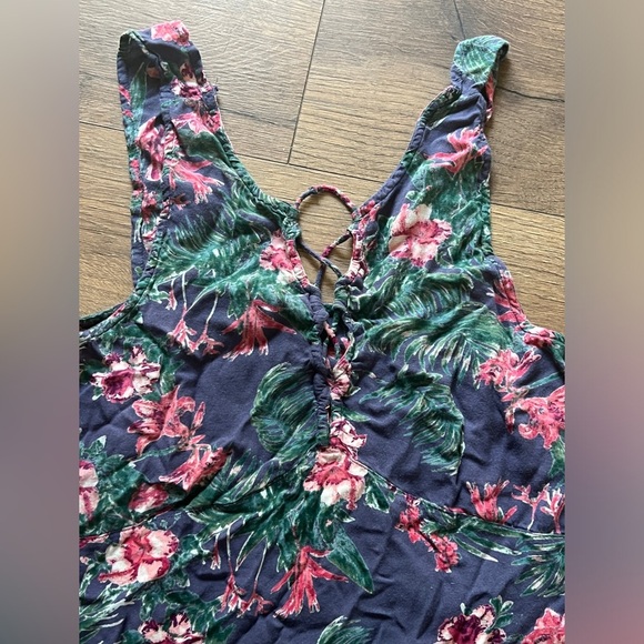 Roxy Dark Floral Patterned Fabric - Picture 3 of 6